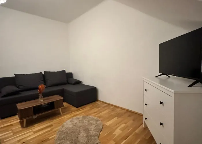 Δωμάτια σε οικογενειακή κατοικία Stilvolles Im Zentrum Von *